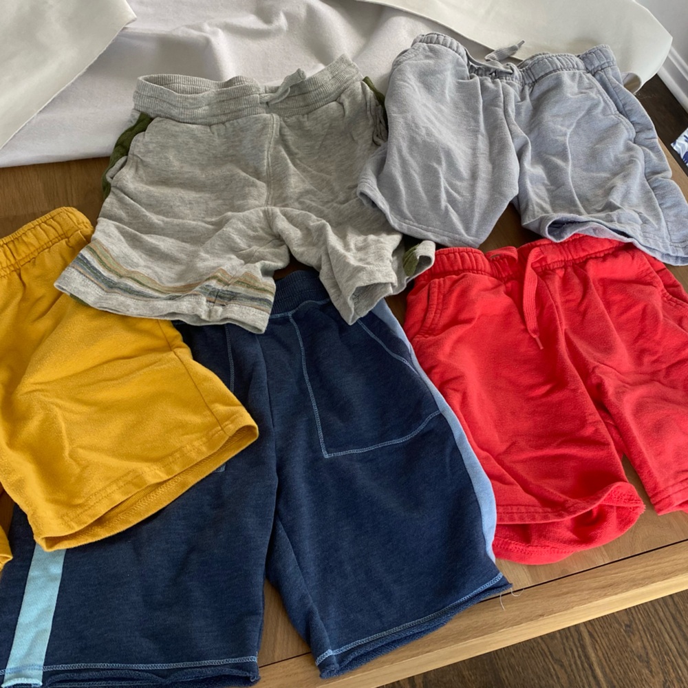 Boys 6/7 years old clothing capsule for summer. 15 items see pictures for all 15